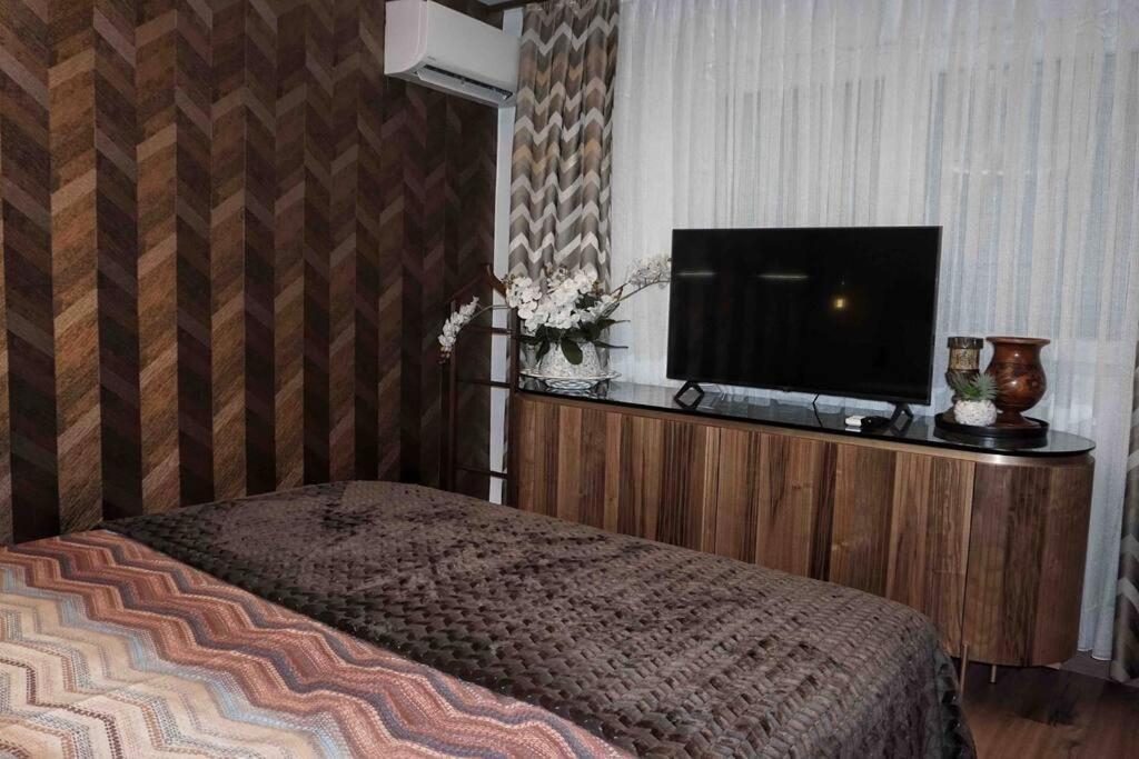 New Luxury 3-Bedroom Apartment Segovia Exterior foto