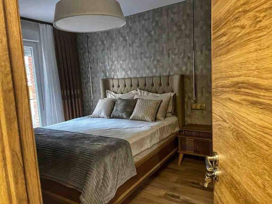New Luxury 3-Bedroom Apartment Segovia Exterior foto